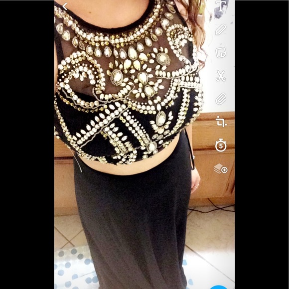 Elegant black dress - Picture 2 of 3